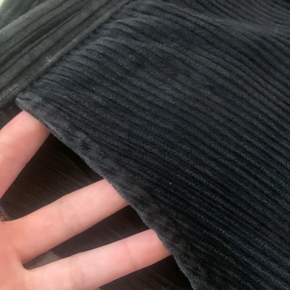 Men’s corduroy black pants with button, zipper, and pockets. - Picture 5 of 11